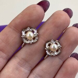 💛 Vintage Sterling Silver Genuine Pearl Floral Screw Back Earrings | Romantic